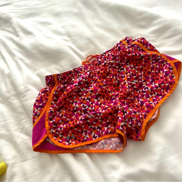 Under Armour running shorts - Picture 2 of 2